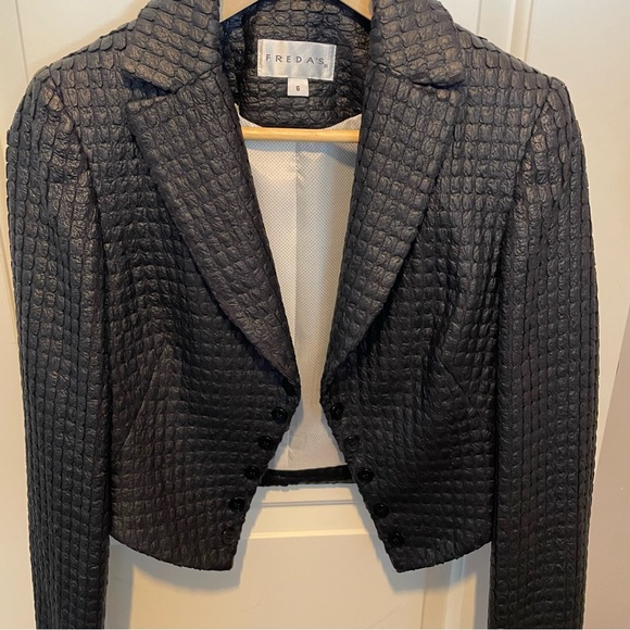 Freda’s made in Canada blazer black - Picture 7 of 10